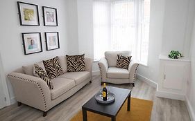 Sybil Townhouse Anfield Sleeps 15 Liverpool